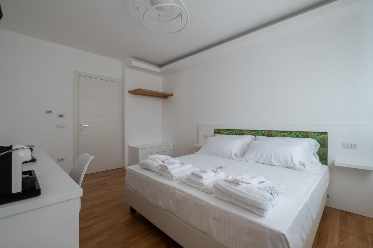 Helios Guest House Cagliari Buitenkant foto
